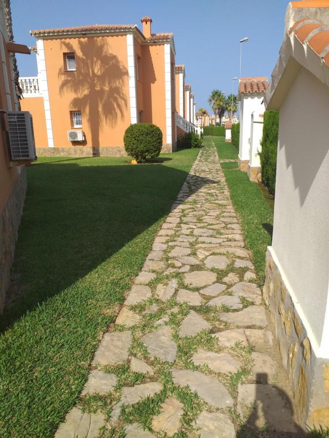Oliva Nova Flat In Front Of Met Exterior foto