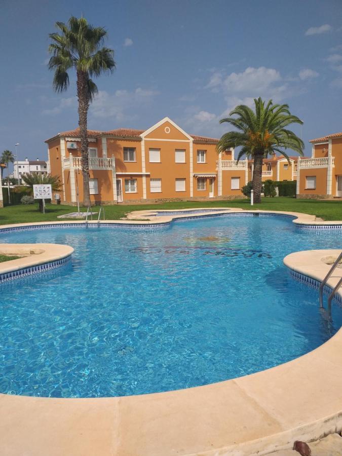 Oliva Nova Flat In Front Of Met Exterior foto