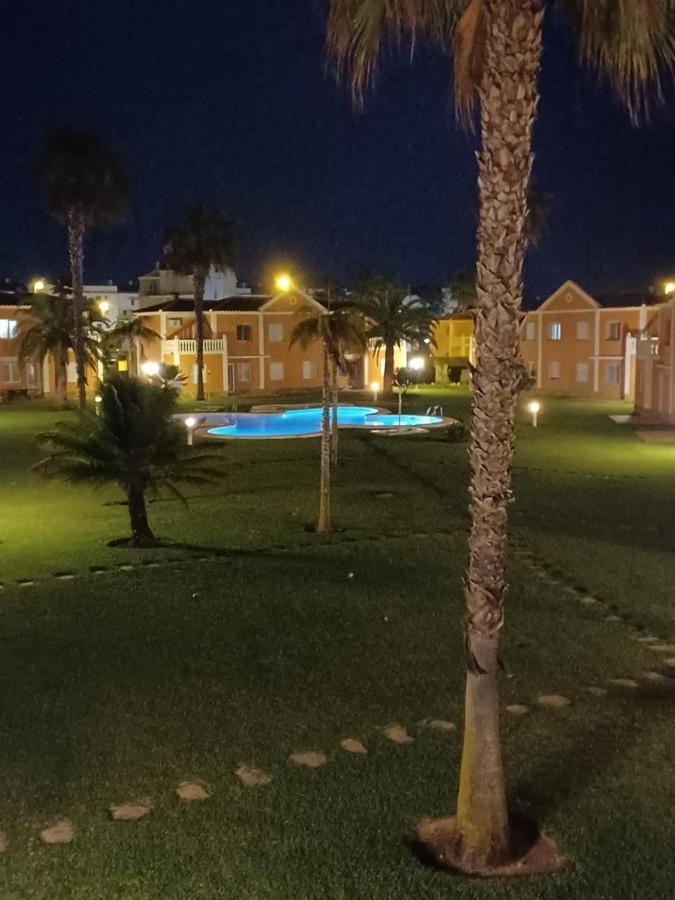 Oliva Nova Flat In Front Of Met Exterior foto
